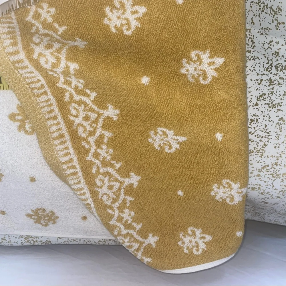 Elegant Gold and White Bath Towel Set